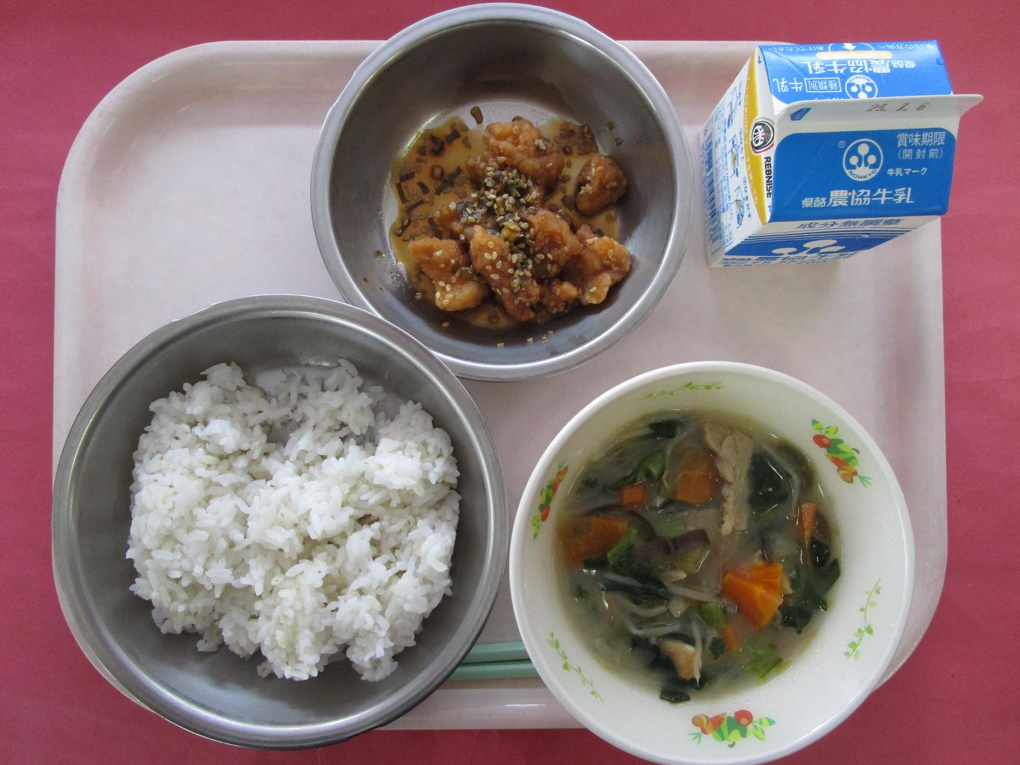 令和7年6月30日の給食画像A