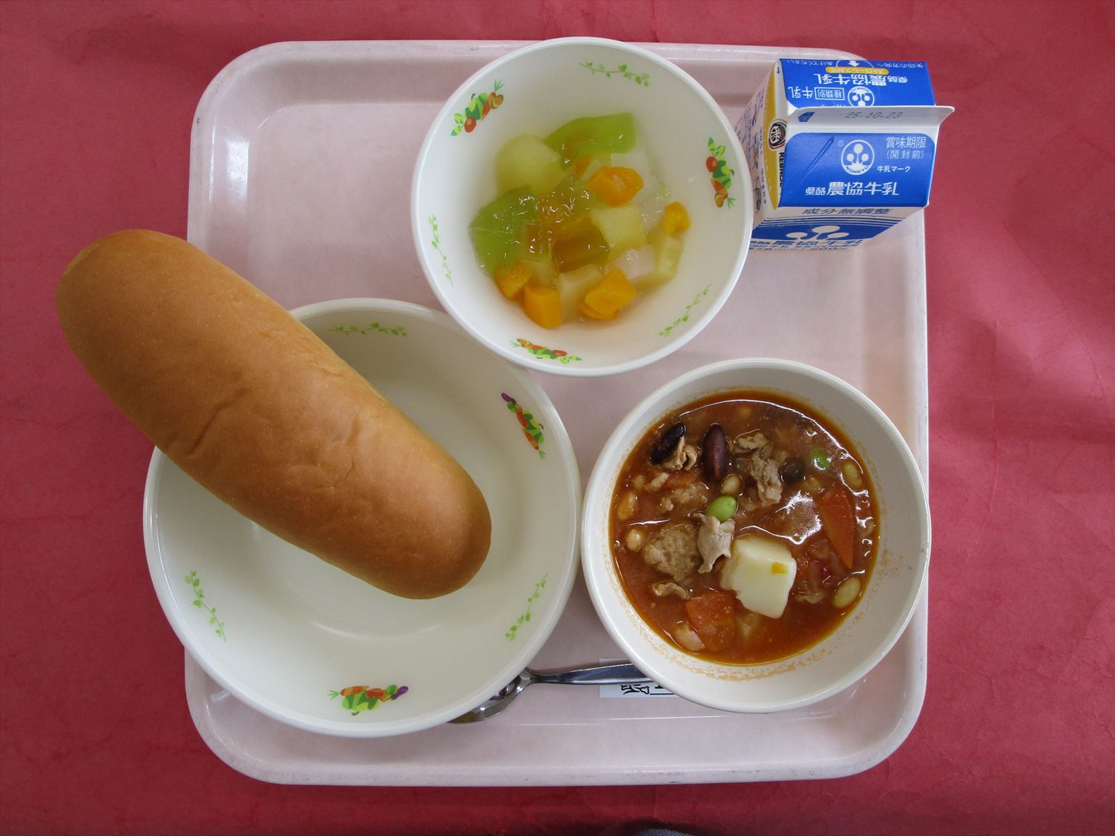 令和7年10月16日木曜日の給食画像