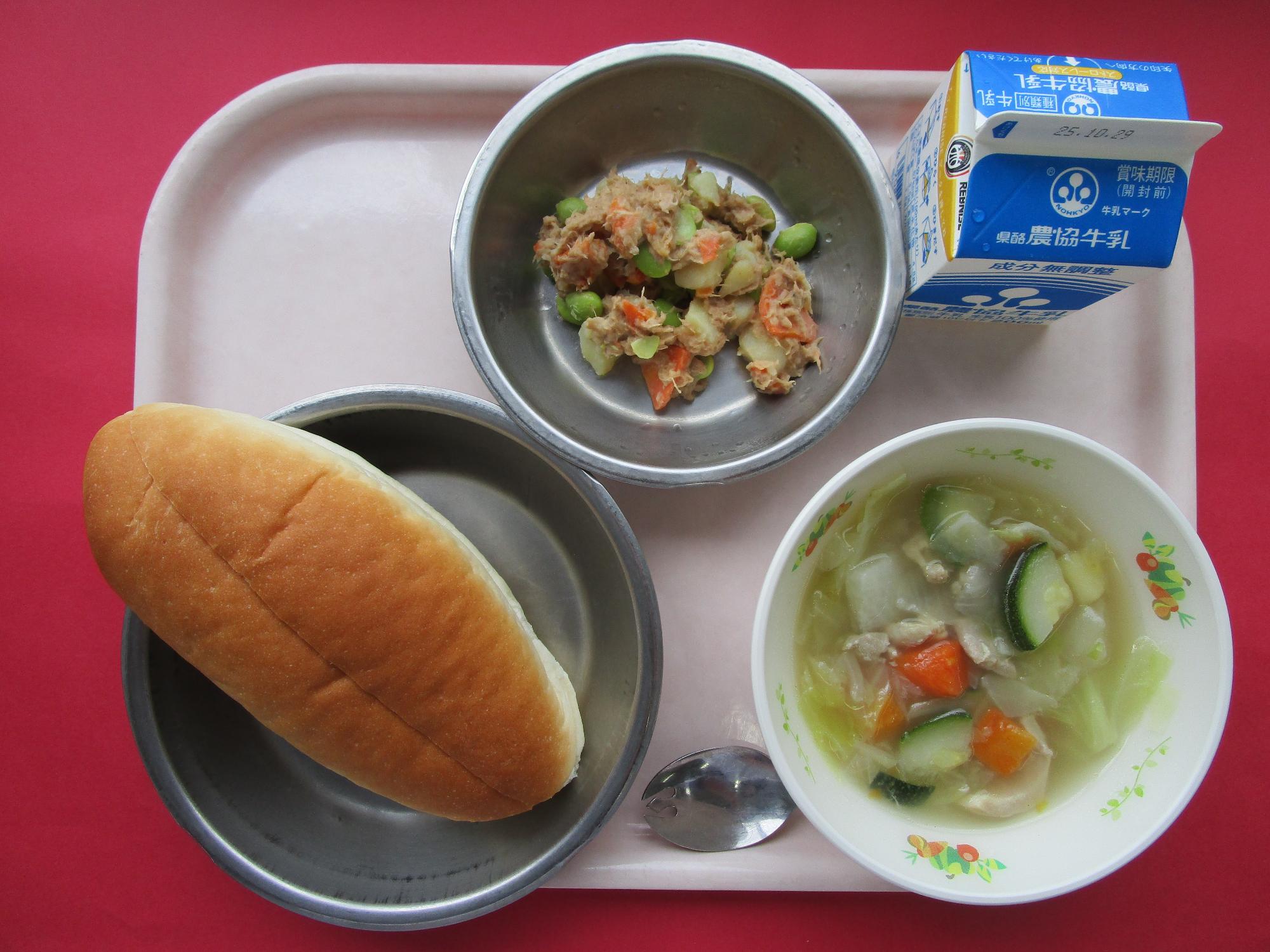 令和7年10月22日の給食画像A