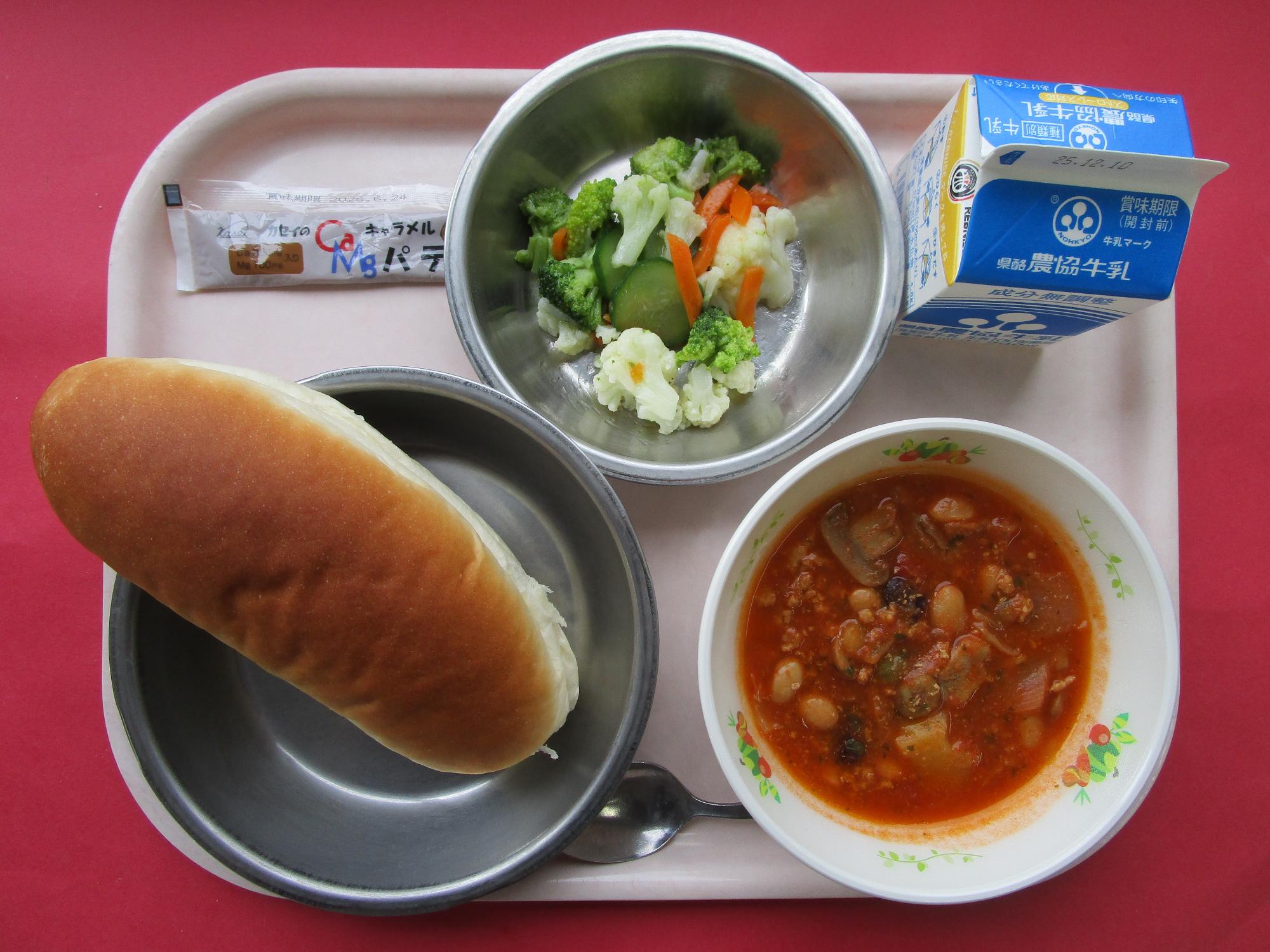 令和7年12月3日の給食画像A