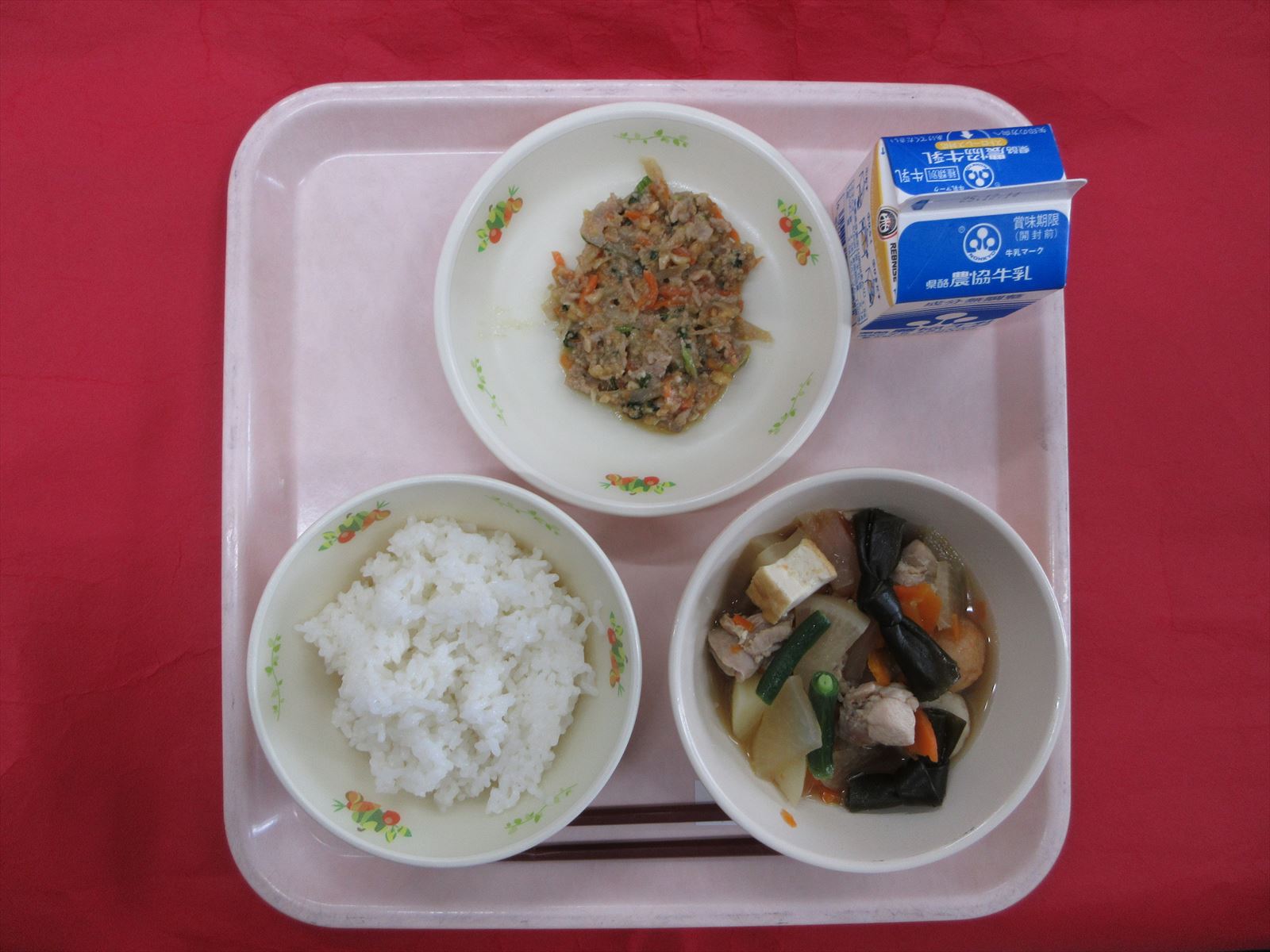 令和7年12月8日月曜日の給食画像