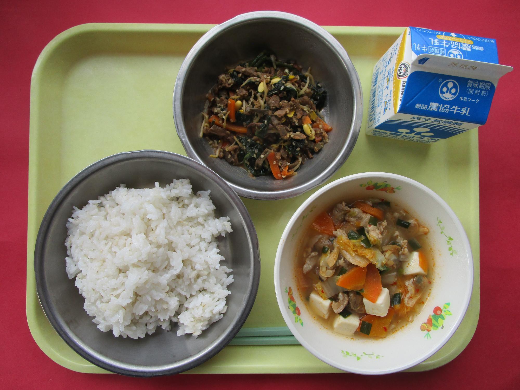 令和7年12月17日の給食画像B