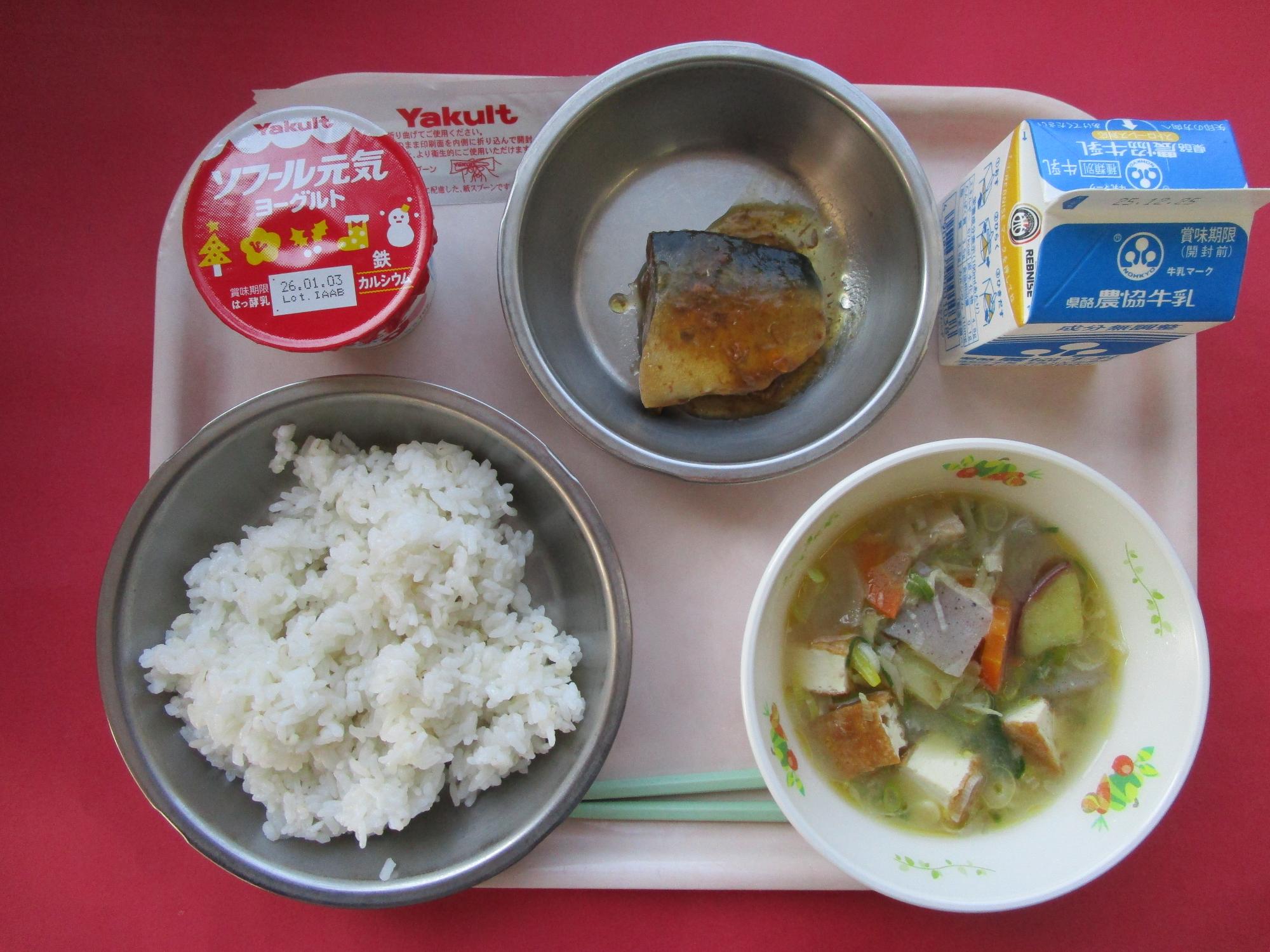 令和7年12月18日の給食画像A