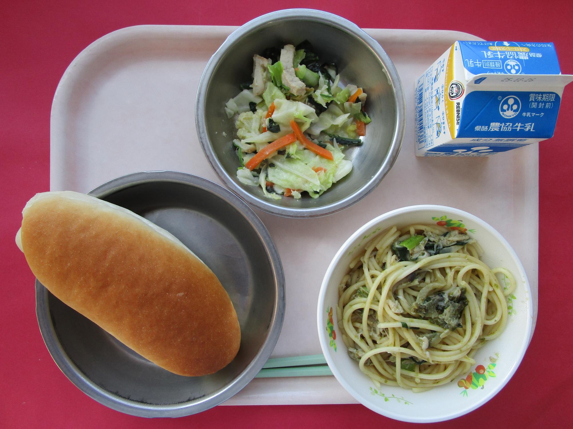 令和7年12月19日の給食画像A