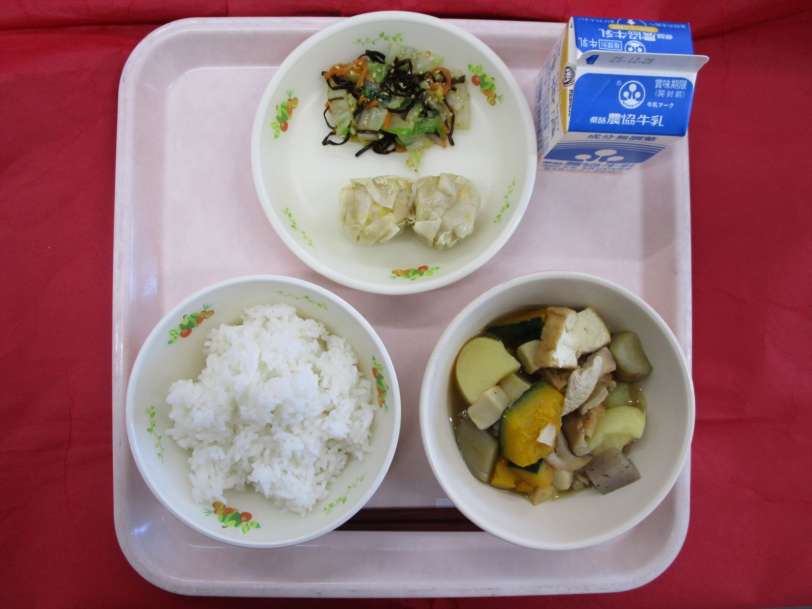 令和7年12月22日月曜日の給食画像