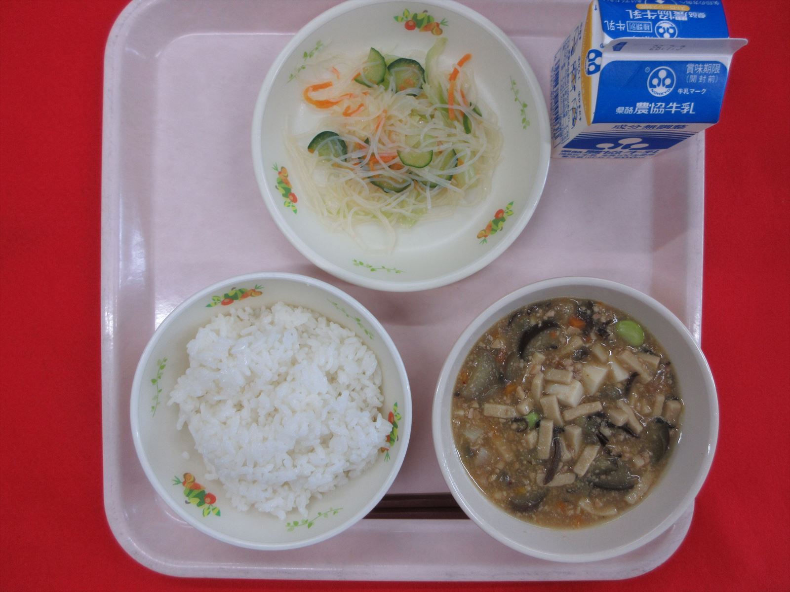 令和8年6月26日金曜日の給食画像