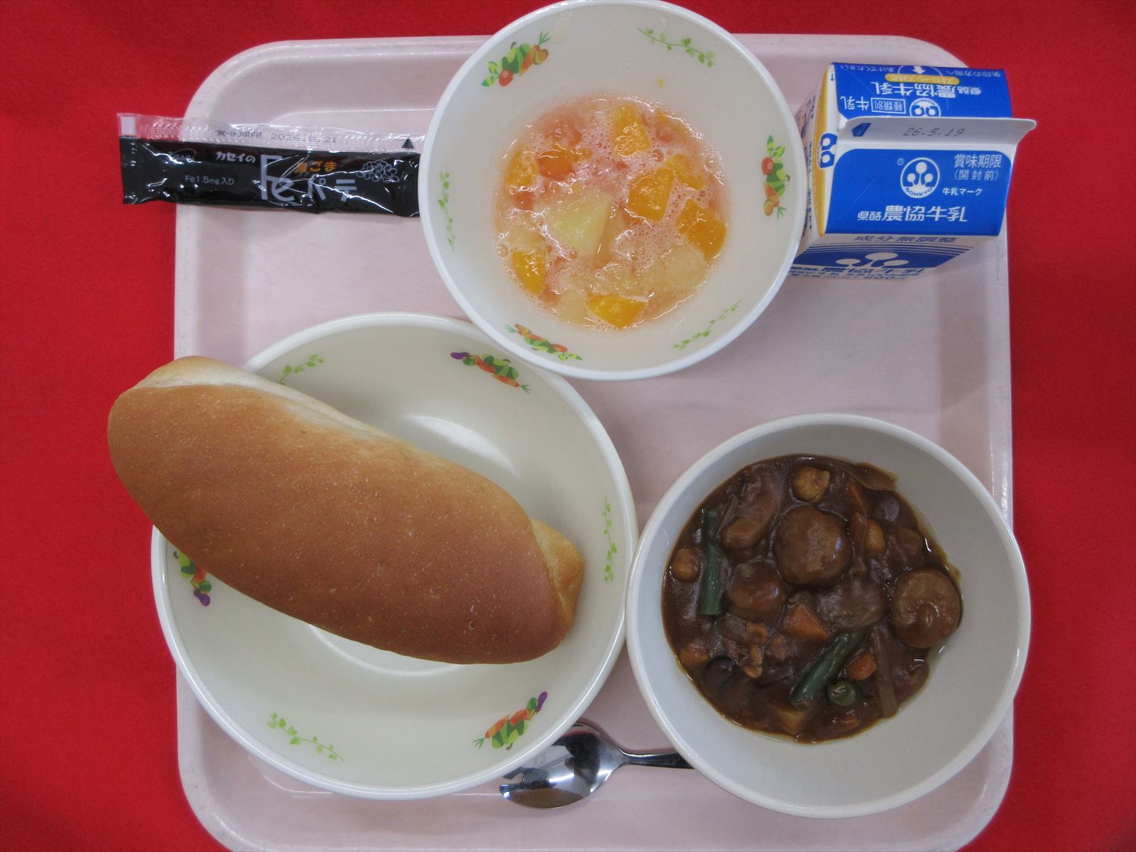 令和8年5月12日火曜日の給食画像