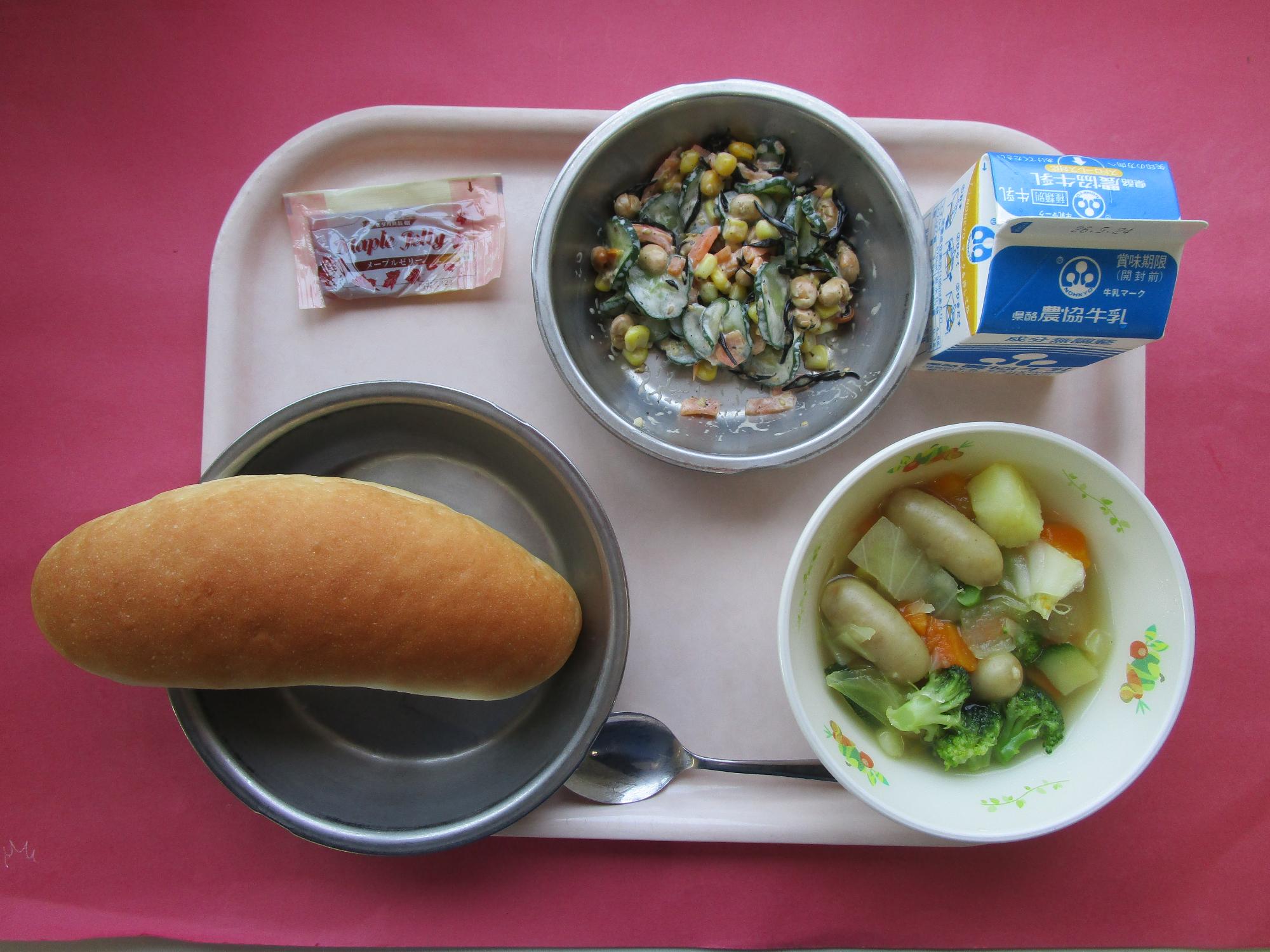 令和8年5月18日の給食画像A