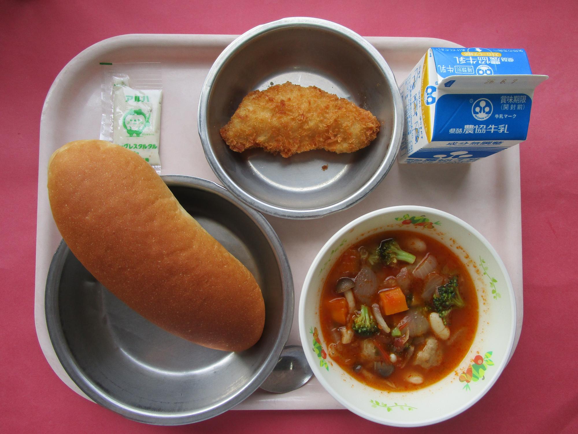 令和8年6月1日の給食画像A