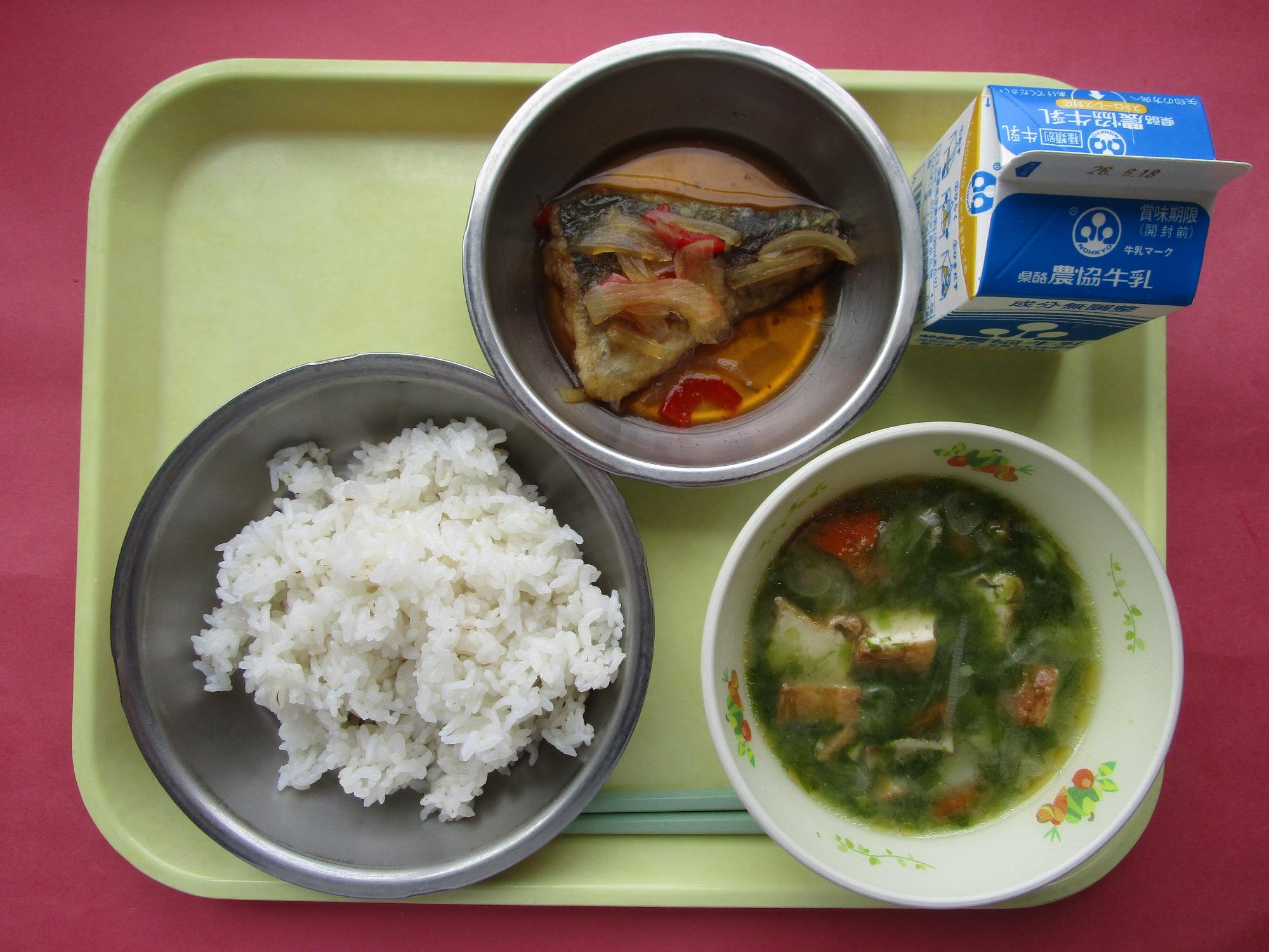 令和8年6月11日の給食画像B