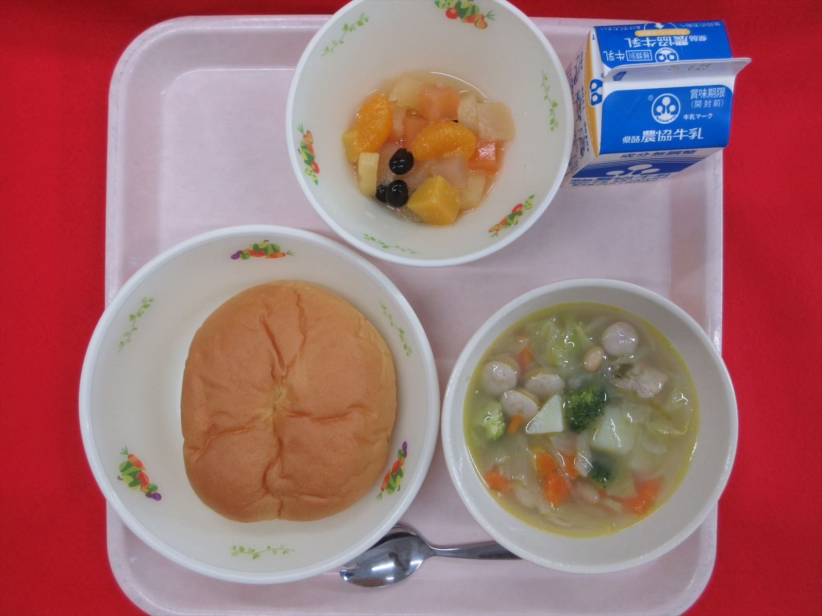 令和8年6月18日木曜日の給食画像