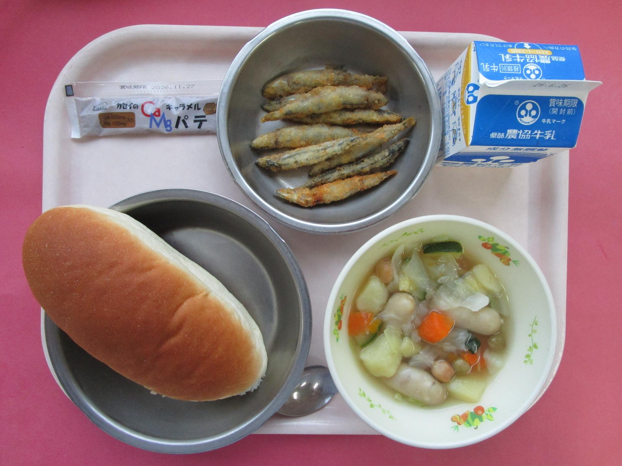 令和8年6月19日の給食画像A