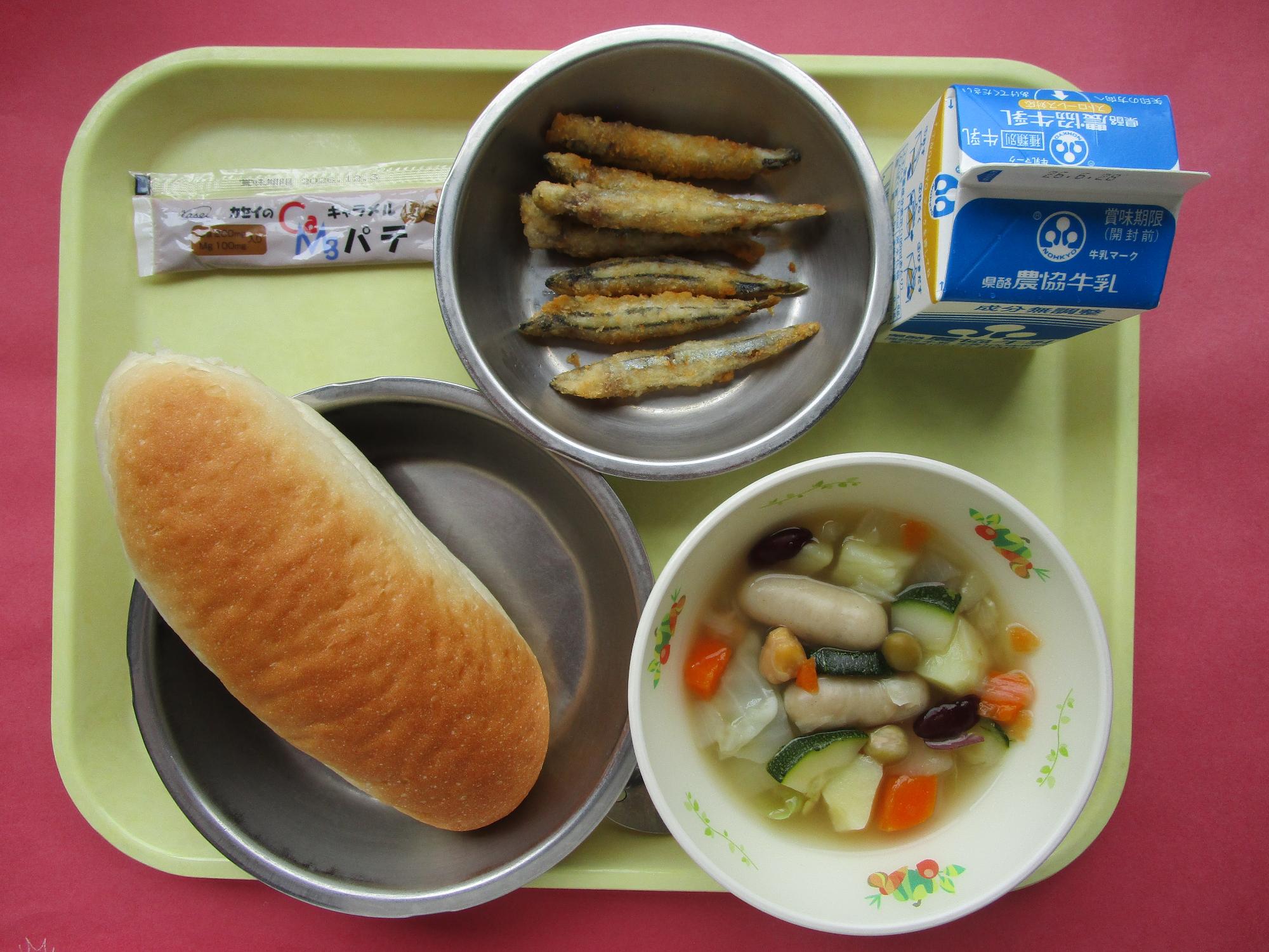 令和8年6月22日の給食画像B