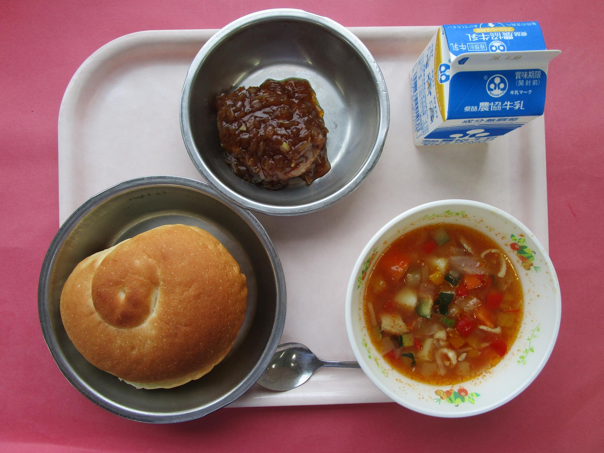 令和8年6月23日の給食画像A